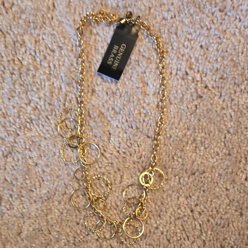 Elegant Gold Necklace with Circle Accents